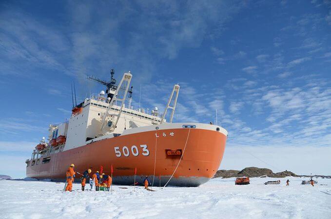昭和　海上自衛隊　第20次南極地域観測輸送支援記念　砕氷艦ふじ記念メダ写真