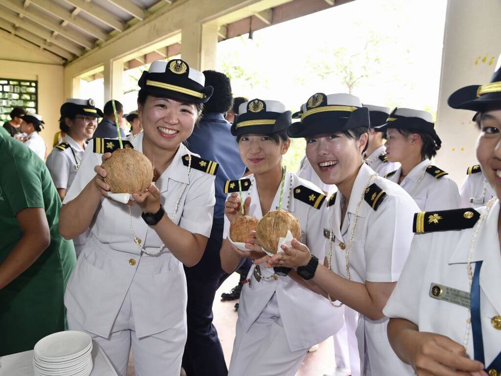 海上自衛隊　女性夏制服（非官品）上下セット